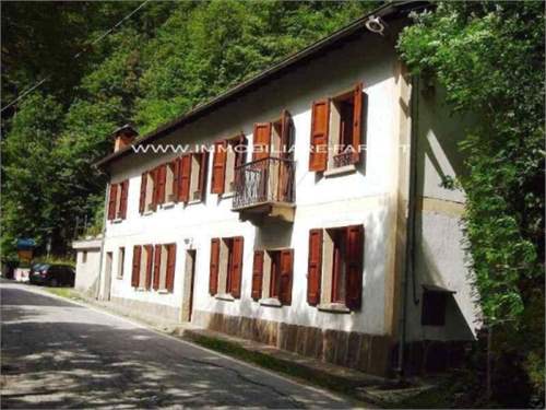 # 11684505 - £122,553 - 5 Bed House, Cannobio, Verbania, Piedmont, Italy