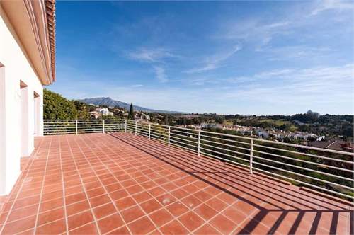 # 8703453 - £871,003 - 6 Bed Villa, Benahavis, Malaga, Andalucia, Spain