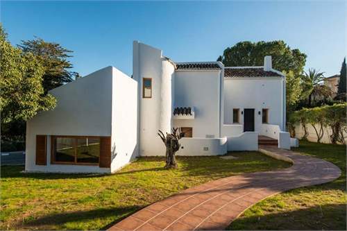 # 9004651 - £687,173 - 3 Bed Villa, Puerto Jose Banus, Malaga, Andalucia, Spain