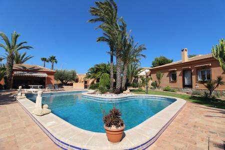 # 31620096 - £542,736 - 4 Bed Villa, Torrevieja, Province of Alicante, Valencian Community, Spain