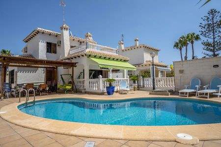 # 32780550 - £541,860 - 4 Bed Villa, Orihuela, Province of Alicante, Valencian Community, Spain