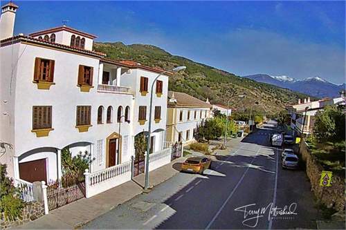 # 33990771 - £420,182 - 9 Bed Villa, Velez de Benaudalla, Province of Granada, Andalucia, Spain