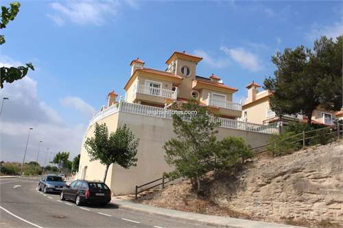 # 38024917 - £170,699 - 3 Bed Villa, El Pinar de Campoverde, Province of Alicante, Valencian Community, Spain