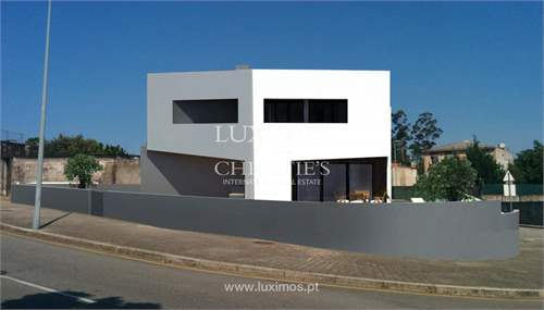 # 35001219 - £568,997 - 3 Bed House, Campanha, Porto, Portugal
