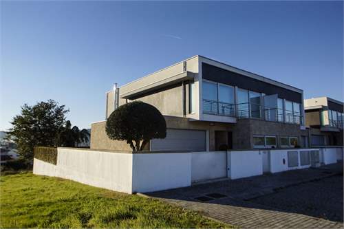 # 12669041 - £236,353 - 3 Bed House, Guimaraes, Braga, Portugal