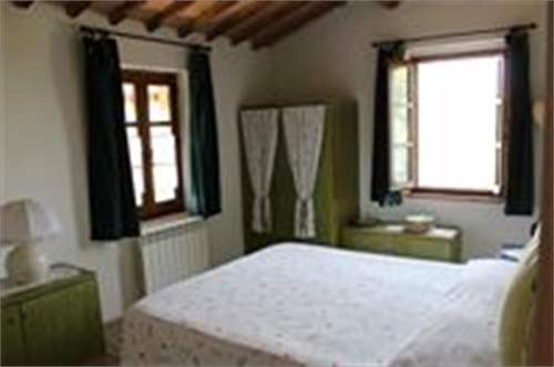 # 12399474 - £481,459 - 4 Bed Farmhouse, Cetona, Siena, Tuscany, Italy