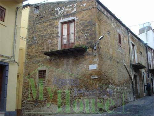 # 28215983 - £25,824 - 2 Bed Townhouse, Cianciana, Agrigento, Sicily, Italy