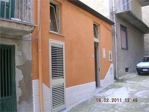 # 28220994 - £25,824 - 2 Bed Townhouse, Cianciana, Agrigento, Sicily, Italy