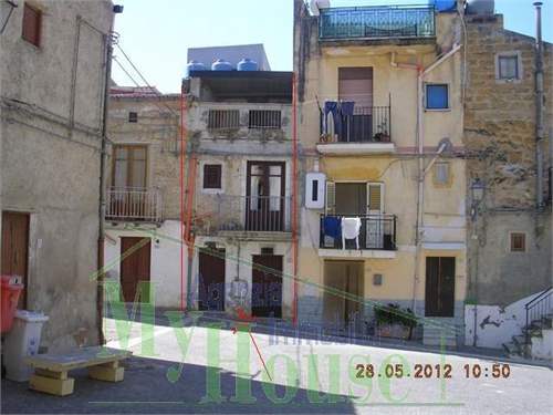 # 28238755 - £23,635 - 2 Bed Townhouse, Cianciana, Agrigento, Sicily, Italy