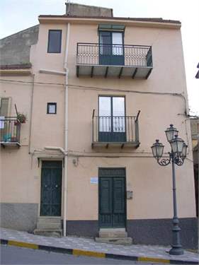# 28434312 - £28,012 - 2 Bed Townhouse, Cianciana, Agrigento, Sicily, Italy