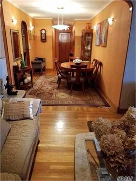 # 26423342 - £593,608 - 3 Bed , Rego Park, Queens County, New York, USA