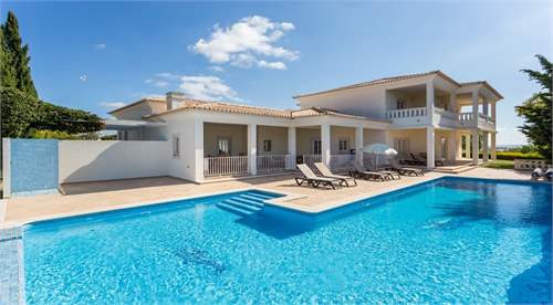 # 420544 - £1,436,720 - 4 Bed Villa, Lagos, Faro, Portugal