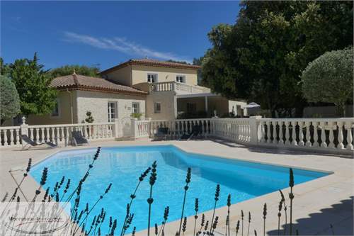 # 39153257 - £713,435 - 9 Bed , Gard, Languedoc-Roussillon, France