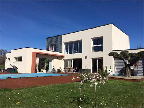 # 41436383 - £538,359 - 7 Bed , Cotes-dArmor, Brittany, France