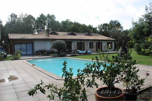 # 41706830 - £831,611 - 4 Bed , Gironde, Aquitaine, France