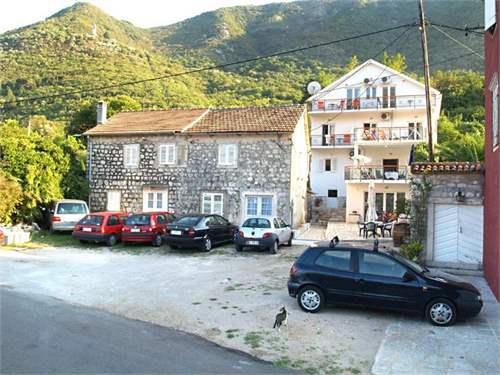 # 24216114 - £1,313,070 - 10 Bed Townhouse, Gornji Stoliv, Montenegro