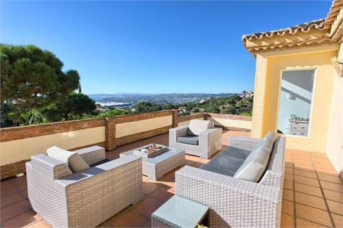 # 31965662 - £1,006,687 - 4 Bed Villa, Estepona, Malaga, Andalucia, Spain