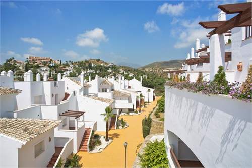 # 33894480 - £305,508 - 3 Bed Villa, Nueva Andalucia, Malaga, Andalucia, Spain