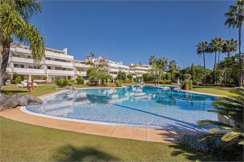 # 40030138 - £564,620 - 2 Bed , Nueva Andalucia, Malaga, Andalucia, Spain