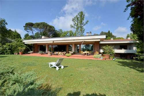 # 38015012 - £1,619,453 - 20 Bed House, Lucca, Lucca, Tuscany, Italy