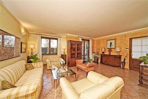 # 36509992 - £376,413 - 6 Bed House, Puegnago sul Garda, Brescia, Lombardy, Italy