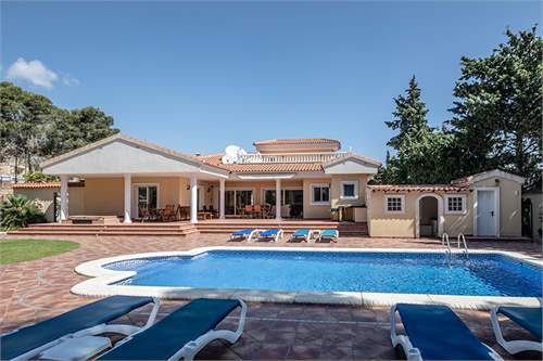 # 32366158 - £555,866 - 5 Bed Villa, Dehesa de Campoamor, Province of Alicante, Valencian Community, Spain