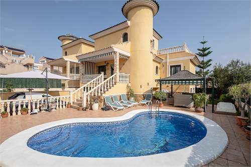 # 32379386 - £231,976 - 4 Bed Villa, Villamartin, Cadiz, Andalucia, Spain