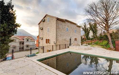 # 11361210 - £86,663 - Apartment, Dobrota, Montenegro