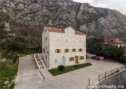 # 11361213 - £86,663 - Apartment, Dobrota, Montenegro
