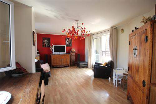 # 6131336 - £586,505 - 2 Bed Apartment, Paris 18 Buttes-Montmartre, Paris, Ile-de-France, France