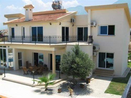 # 5993827 - £250,000 - 5 Bed Beach House, Lapta, Kyrenia, Northern Cyprus