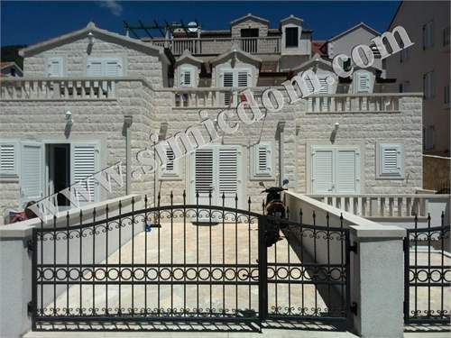 # 20090780 - £157,568 - 2 Bed Villa, Bol, Split-Dalmatia, Croatia