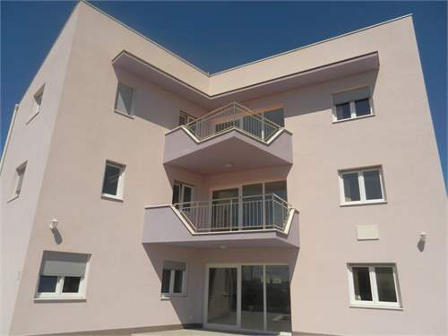 # 8099555 - £157,568 - 3 Bed Apartment, Split-Dalmatia, Croatia