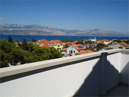 # 8819417 - £82,286 - 2 Bed Apartment, Otok Brac, Split-Dalmatia, Croatia