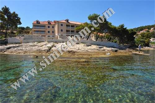 # 9403536 - £148,815 - 2 Bed Apartment, Otok Brac, Split-Dalmatia, Croatia