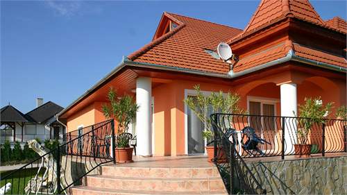 # 7567165 - £112,049 - 4 Bed House, Cserszegtomaj, Zala, Hungary