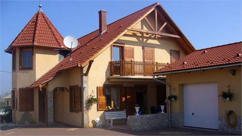 # 7567167 - £126,930 - 4 Bed House, Balatonbereny, Somogy, Hungary