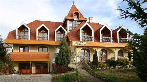 # 7567223 - £350,152 - 9 Bed House, Gyenesdias, Zala, Hungary