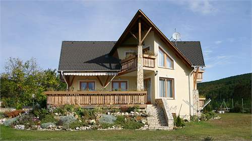 # 8888685 - £306,383 - 5 Bed House, Vonyarcvashegy, Zala, Hungary