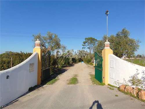 # 39972977 - £2,626,140 - Land & Build, Porches, Lagoa, Faro, Portugal